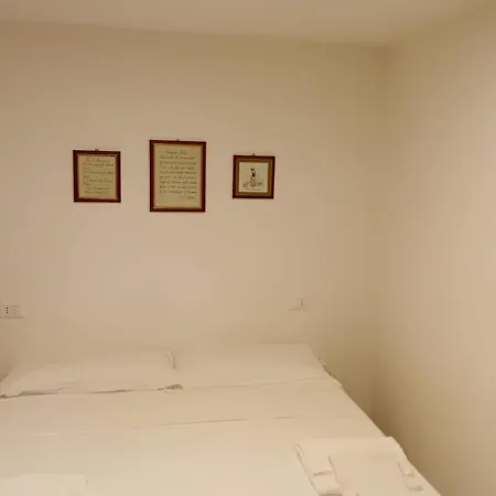 Mistral Holidays - Meraviglioso Monolocale Nuovissimo, Appena Ristrutturato 아파트 카라라